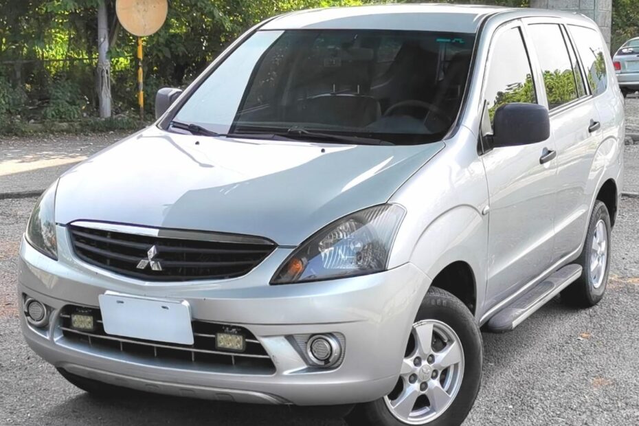 Mitsubishi 二手車買賣專門店-2009-ZINGER-2.4-0