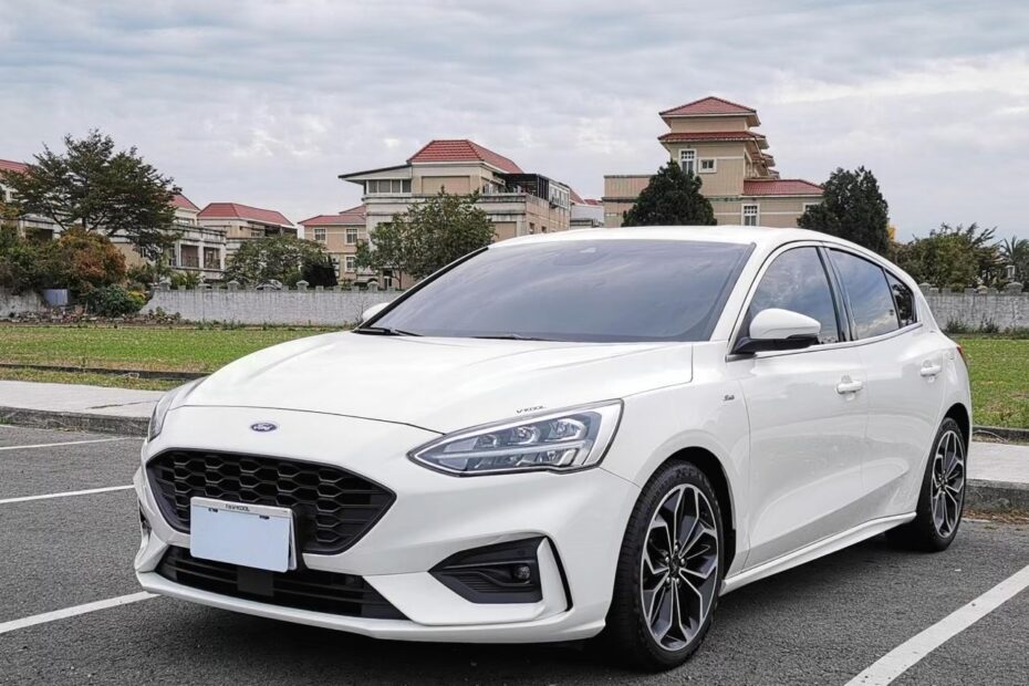 Ford_usedcar_2019_Focus_5D_ST-LINE_90048km_Ford中古車_Focus_圖片