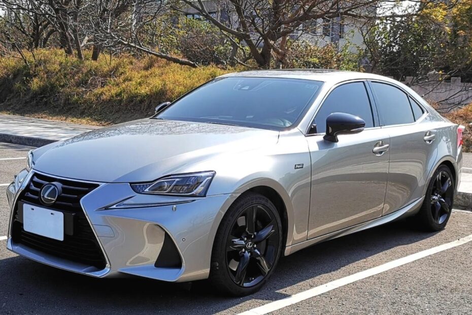 Lexus_usedcar_2017_IS300_鉑黑特仕車_69055km_Lexus中古車_IS300_圖片